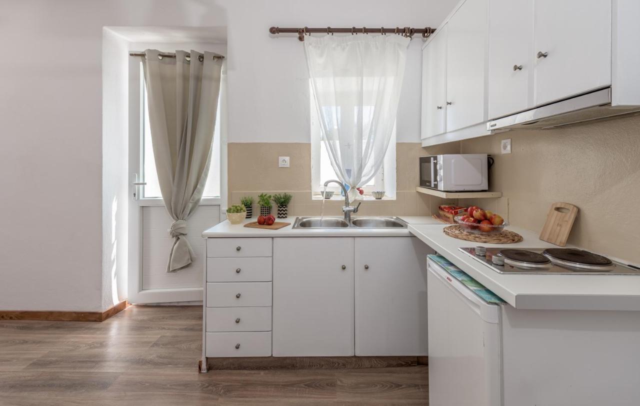 Plakes Sea View Apartment Plaka (Milos) Екстериор снимка