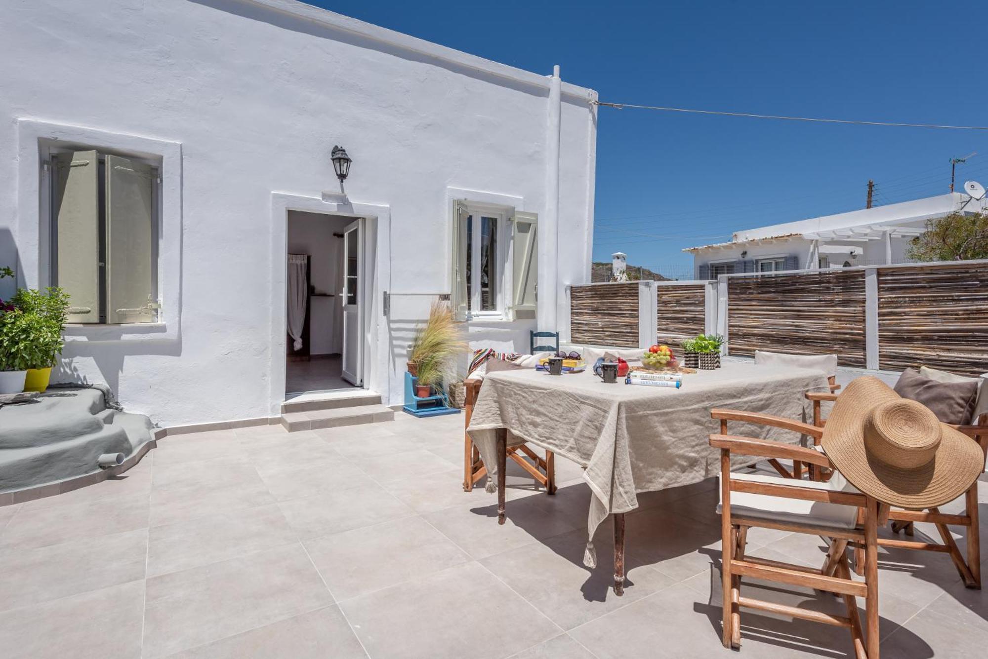 Plakes Sea View Apartment Plaka (Milos) Екстериор снимка