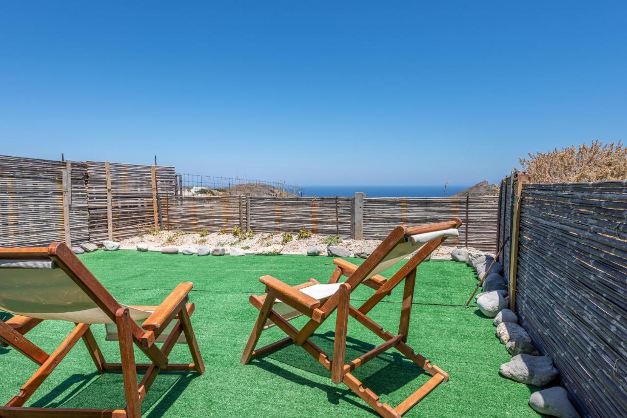 Plakes Sea View Apartment Plaka (Milos) Екстериор снимка